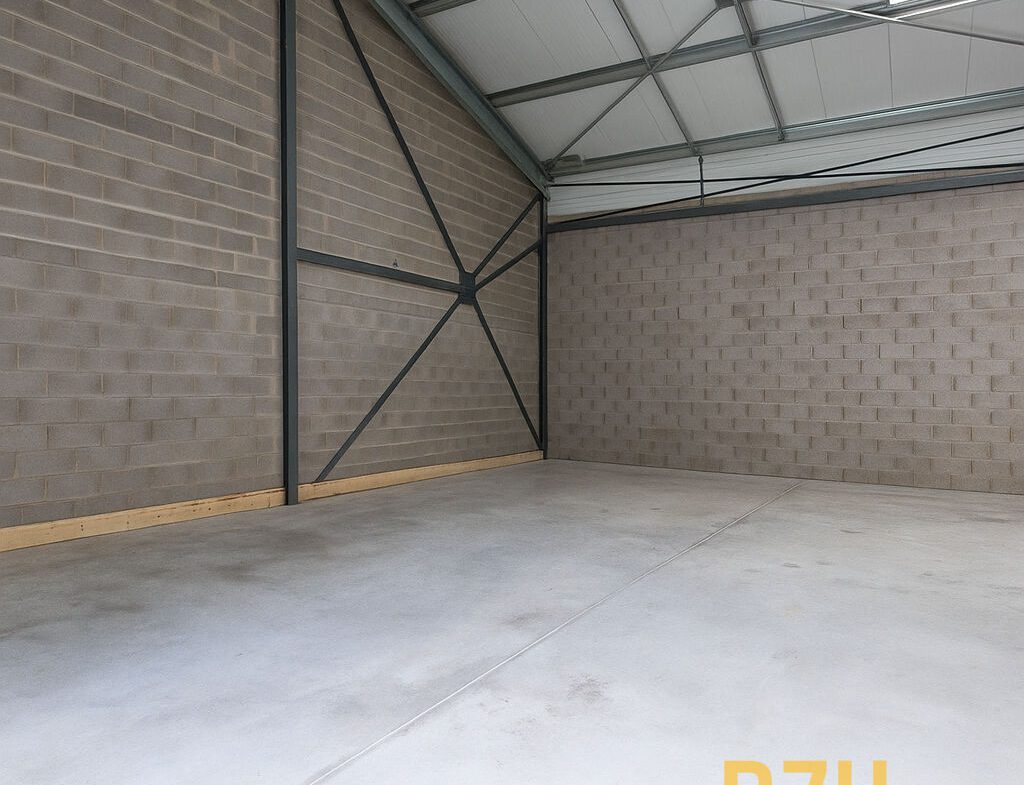 bzh-entreprise-et-commerce-local-activite-caudan-location