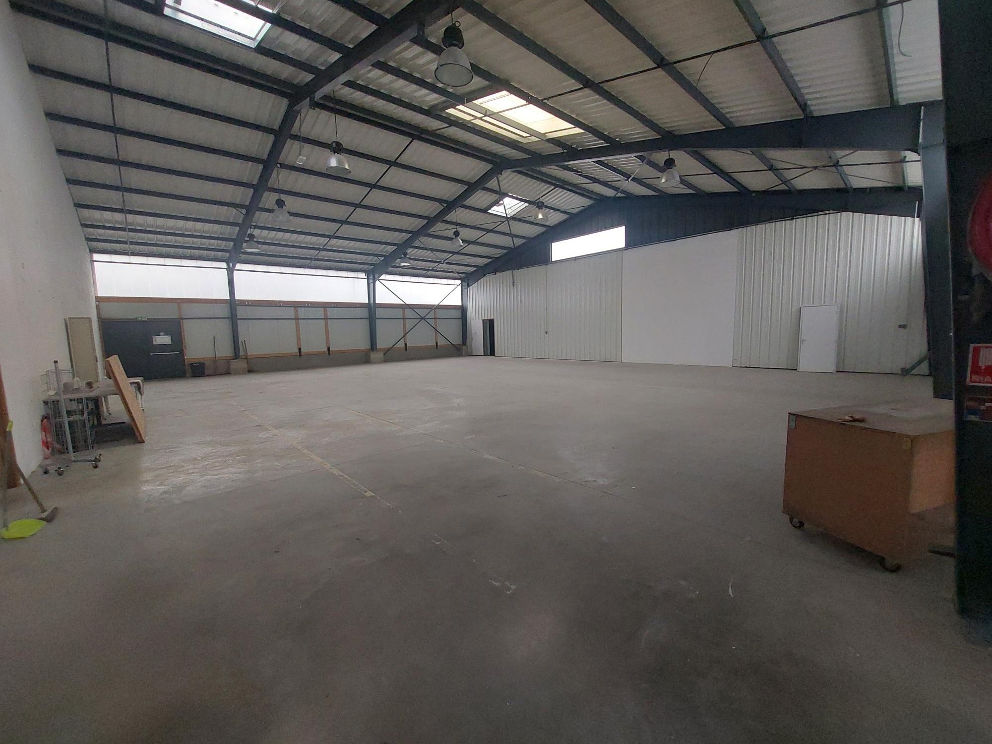 bzh-entreprise-et-commerce-local-activite-caudan (3)