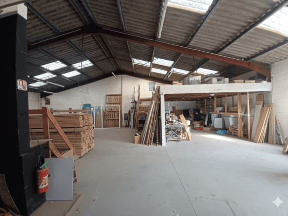 A LOUER EN EXCLUSIVITE- LOCAL D’ACTIVITE 380 m2 sur 1 500 m2 de terrain – SECTEUR LORIENT