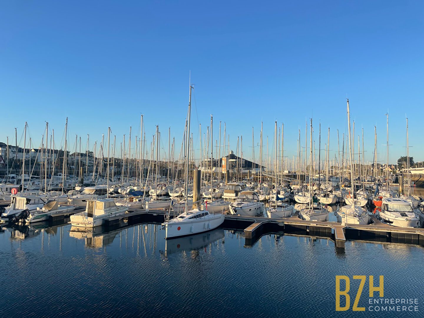 bzh-entreprise-et-commerce-emplacement-commerciaux-arzon