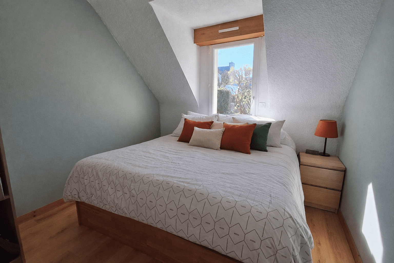 Chambre lumineuse et apaisante (1)