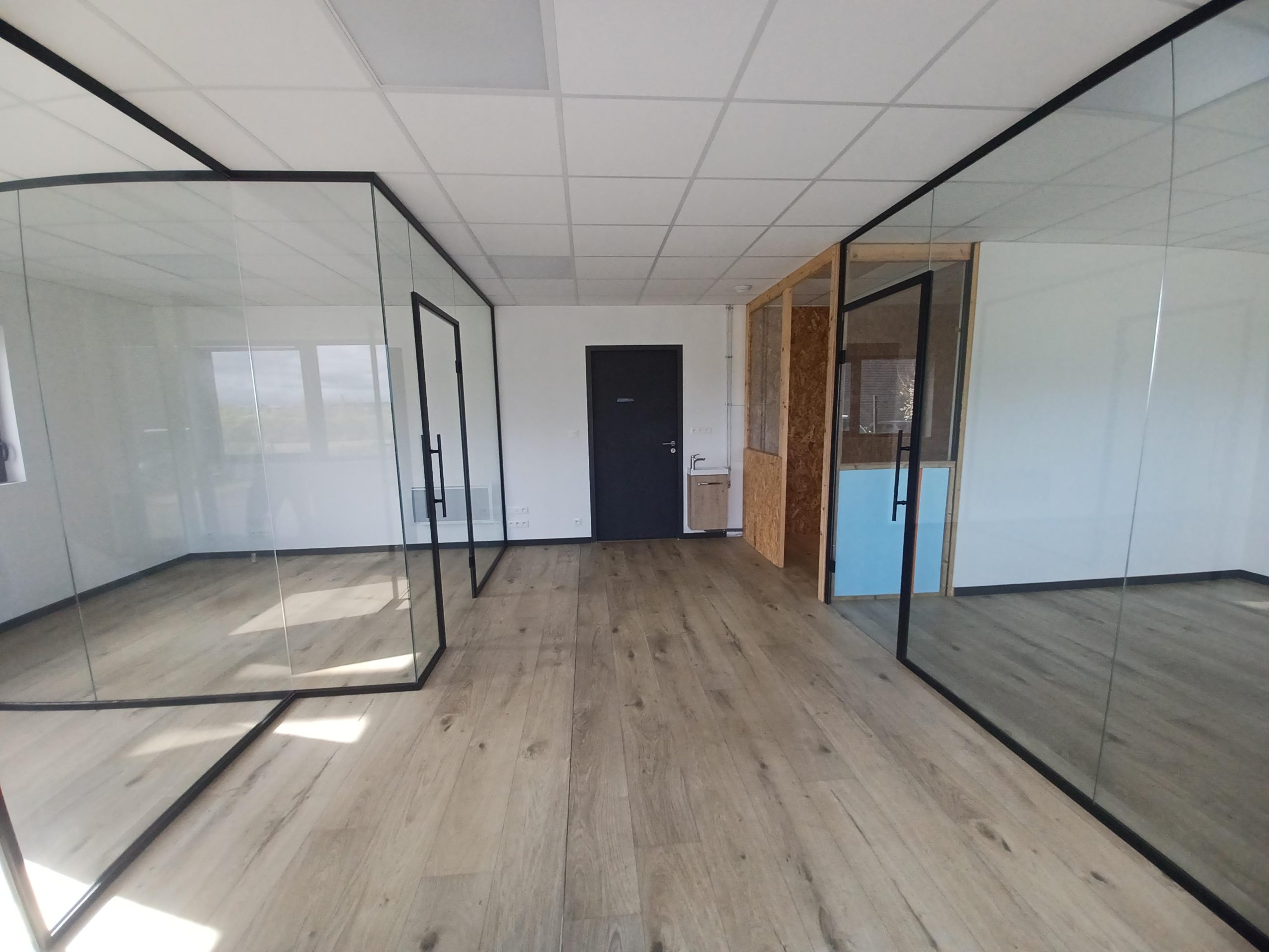 bzh-entreprise-et-commerce-local-activite-location-landevant