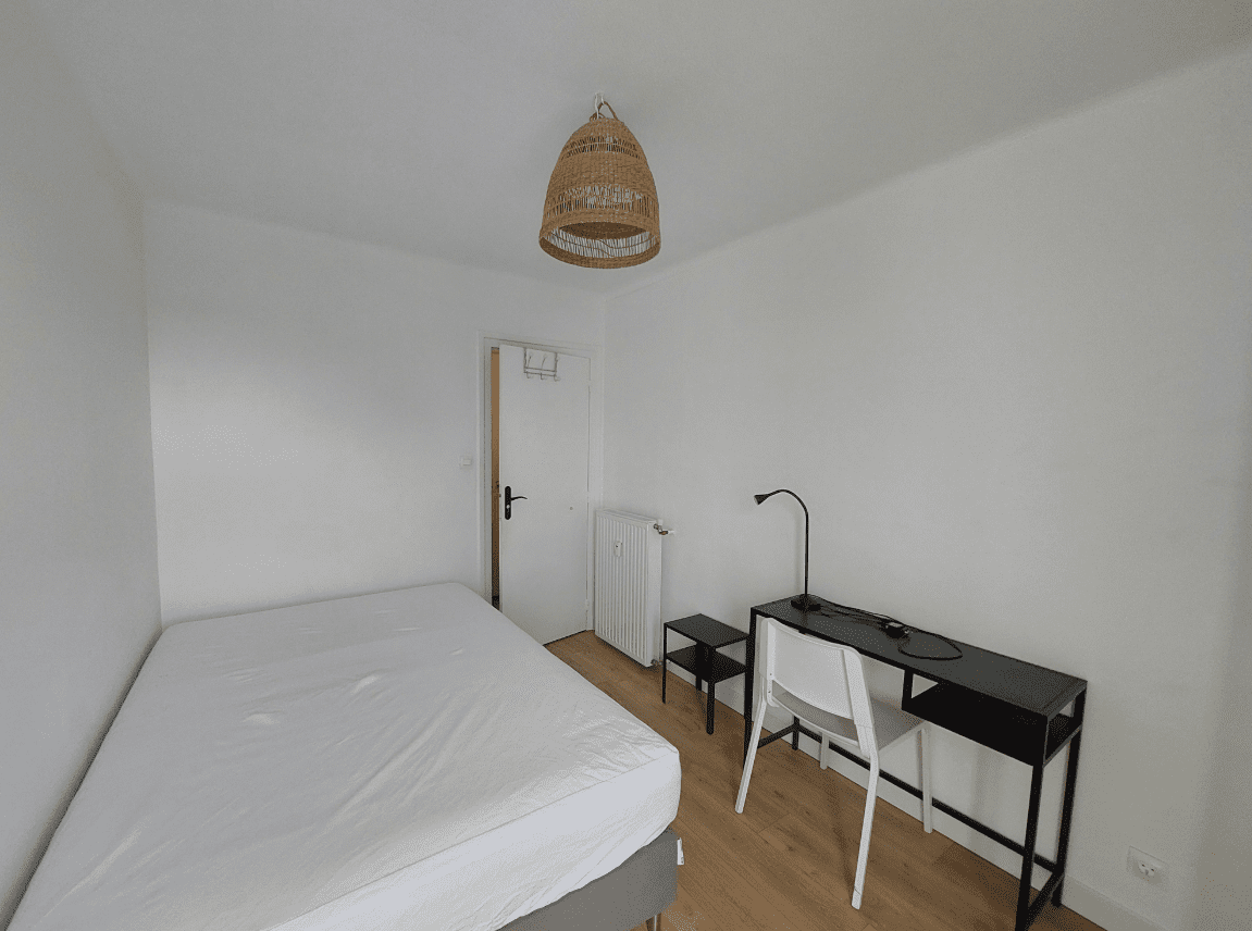 2 A LOUER – CHAMBRE MEUBLEE BAIL A l’ANNEE – 9.13 m² – VANNES