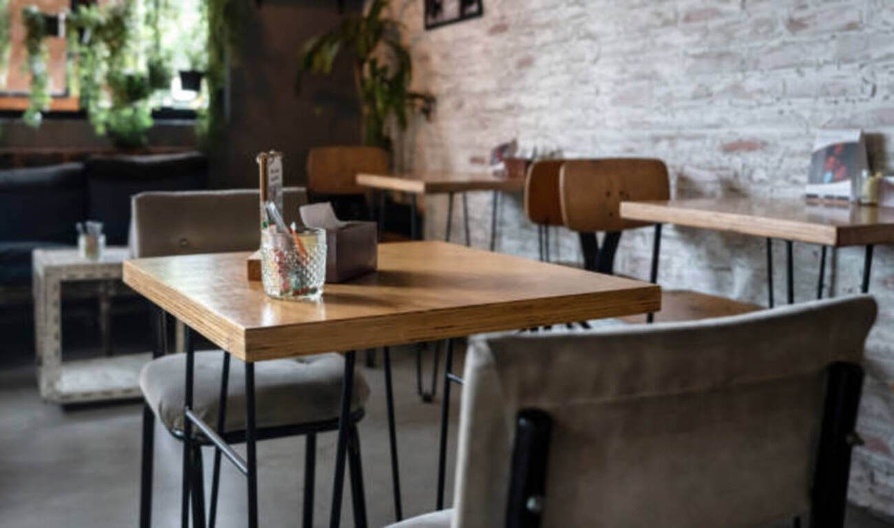 BZH-GROUPE-IMMOBILIER-FDC-RESTAU-BRASSERIE (16) A VENDRE – FONDS DE COMMERCE – RESTAURANT TYPE BISTROT – CENTRE-VILLE – SECTEUR CÔTIER