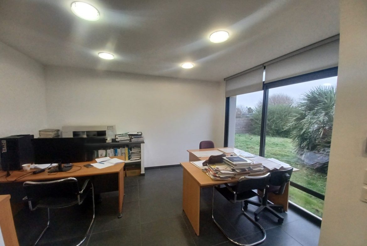 A VENDRE – BUREAUX de 79 m² – SECTEUR LORIENT