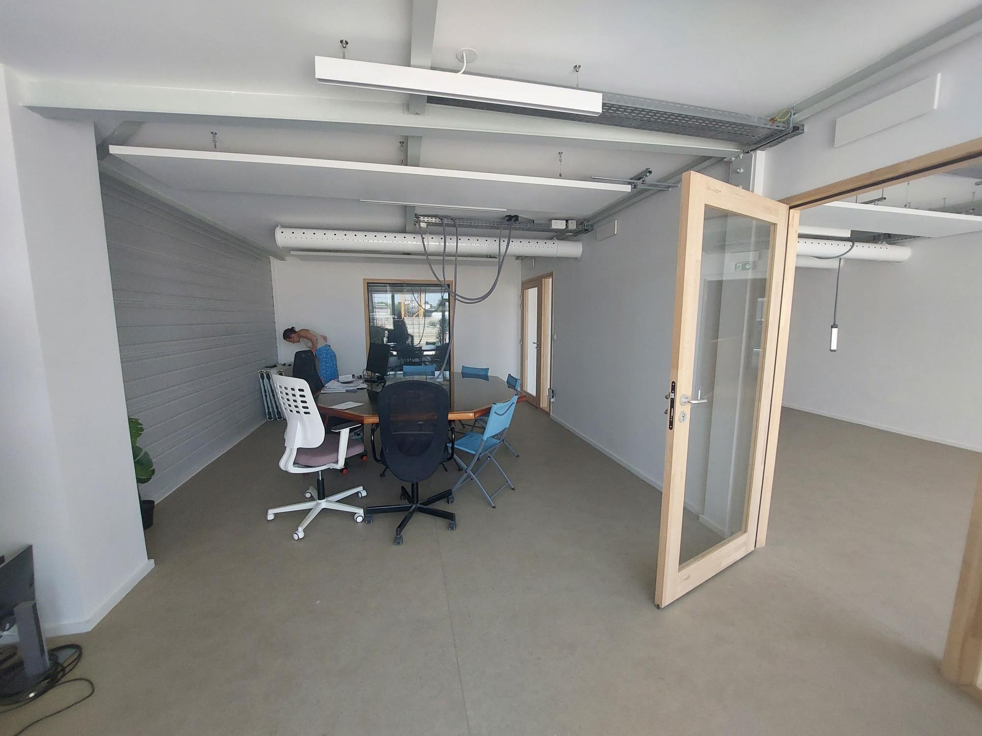 A LOUER – LOCAL 900 m²- LORIENT LA BASE