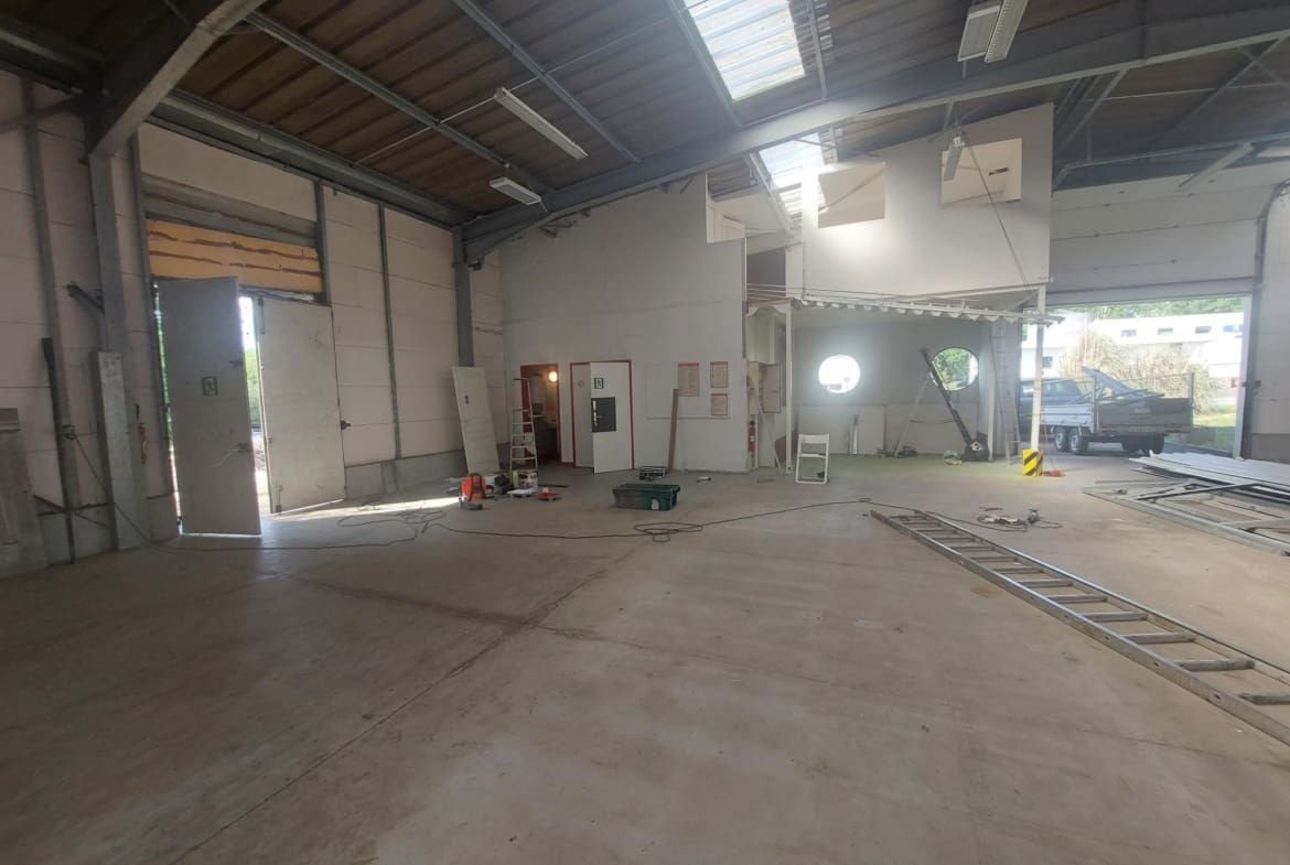 A VENDRE – LOCAL D ACTIVITE 400 m² – SECTEUR LORIENT