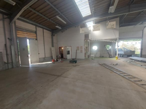 A VENDRE – LOCAL D ACTIVITE – SECTEUR LORIENT LA BASE