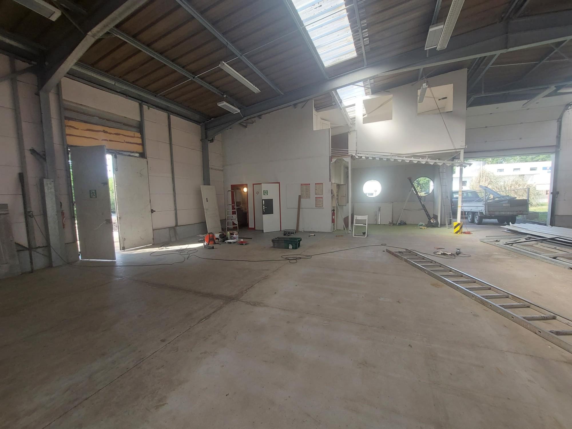 A VENDRE – LOCAL D ACTIVITE 400 m² – SECTEUR LORIENT