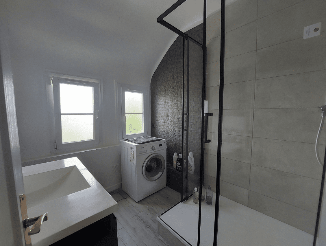 9 A LOUER – T4 MEUBLE – 90.84 m² – VANNES
