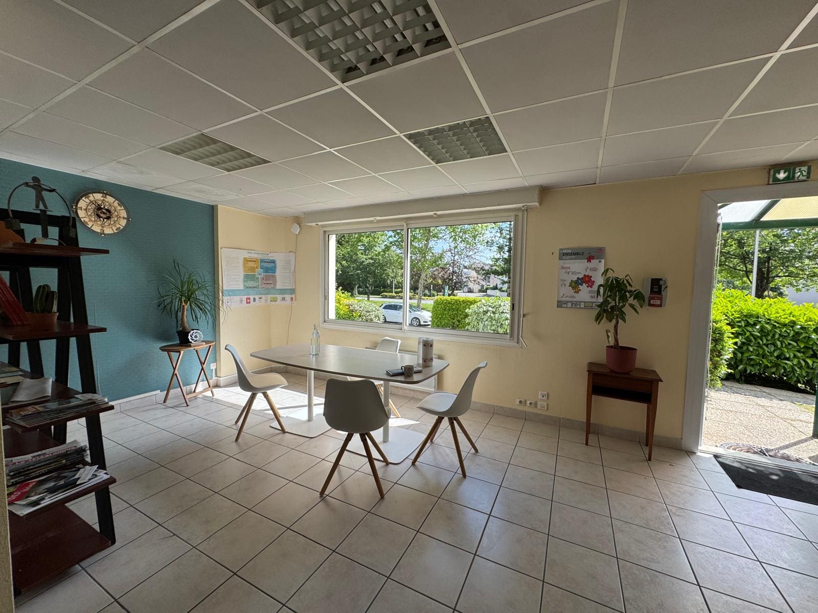 IMG-20260504-WA0020 A LOUER – Bureaux 160 m² – Vannes Ouest – Stationnements