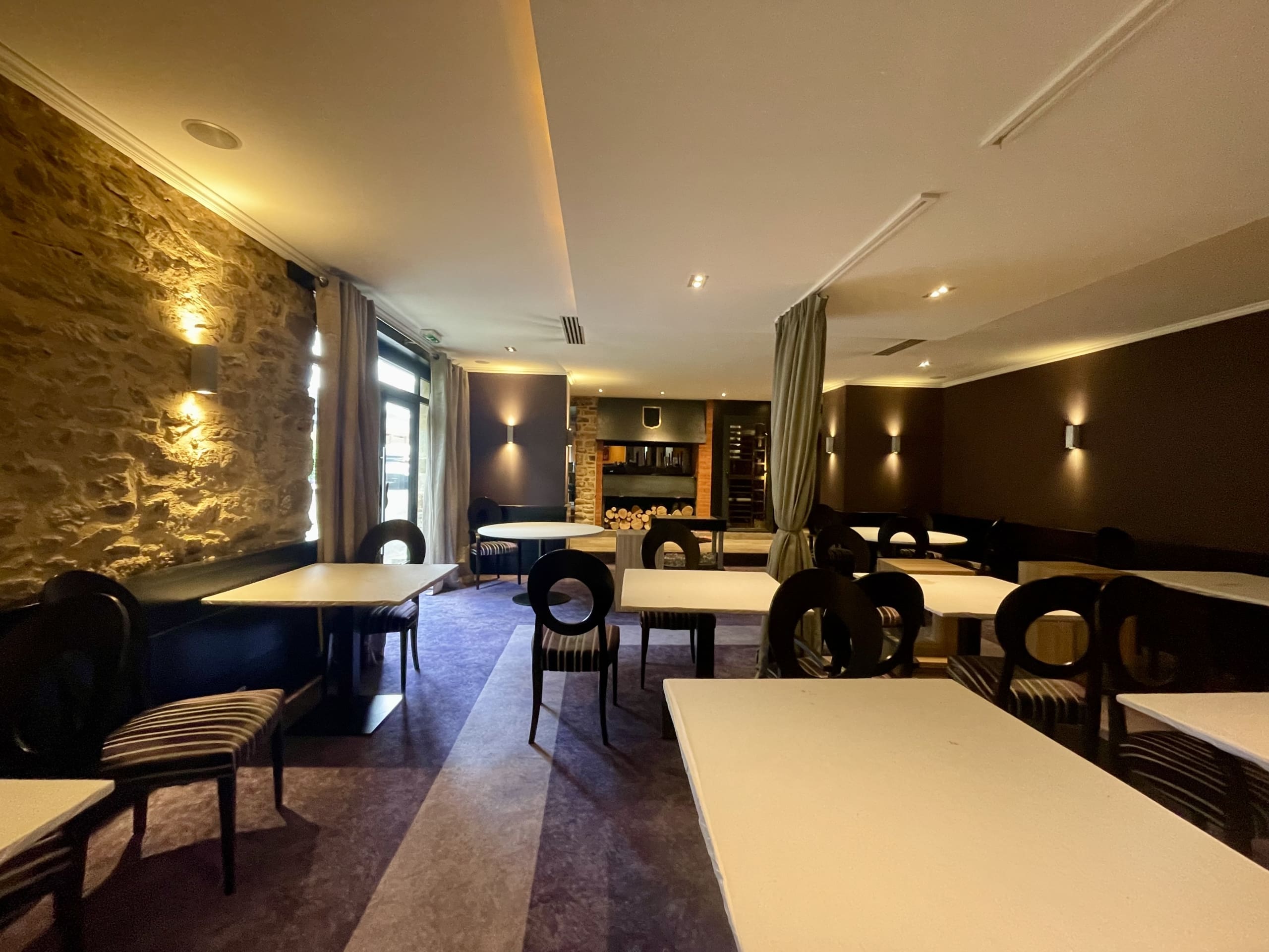 IMG_0644 A LOUER – ACHAT MATERIEL – IDEAL POUR UN COUPLE – RESTAURANT – BAIL TOUS COMMERCES – VANNES