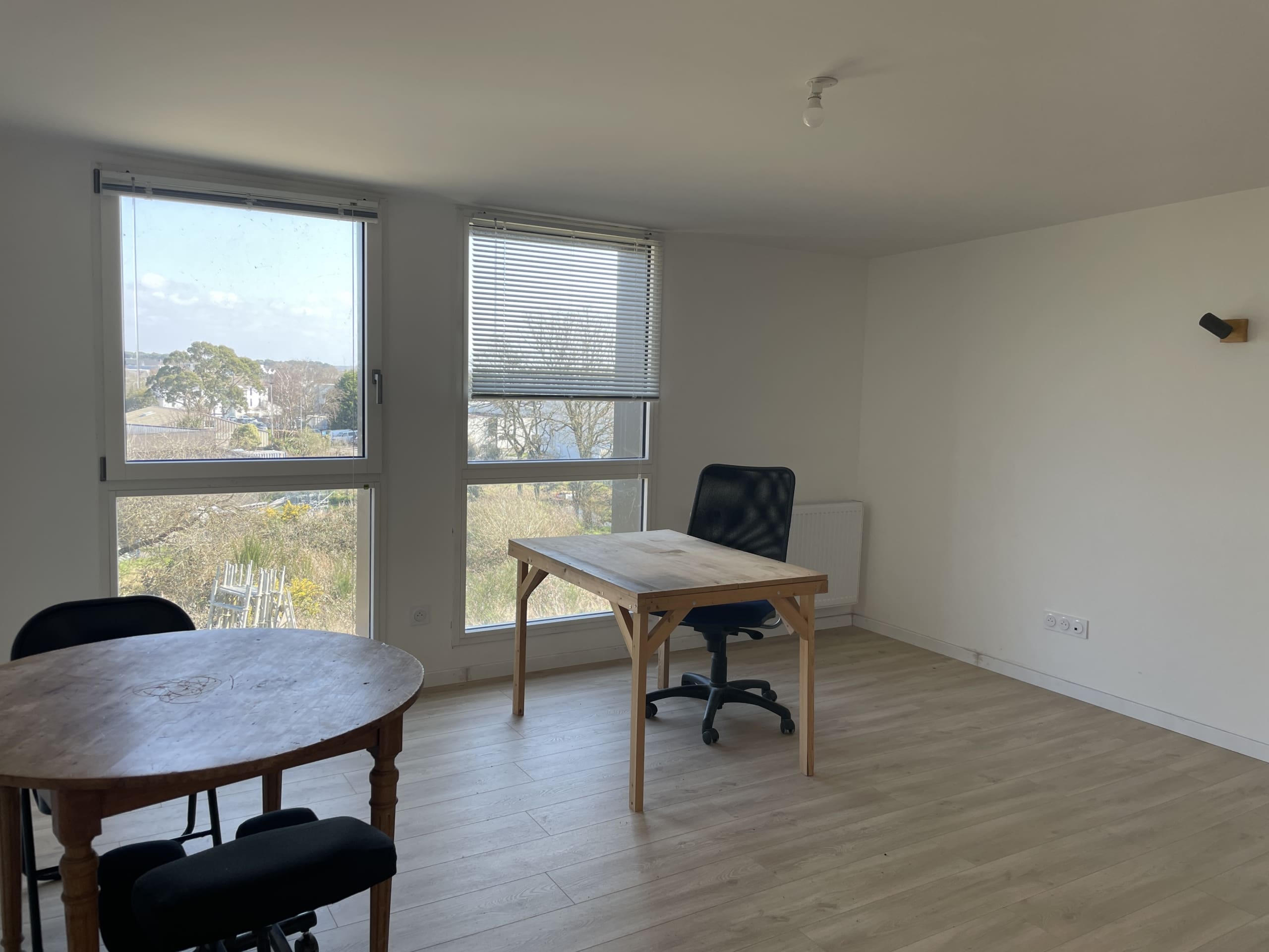 bzh-entreprise-et-commerce-bureaux-larmor-plageJPG (1) A LOUER – BUREAU 18 m² – SECTEUR LORIENT