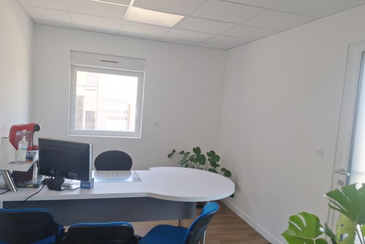 A louer – Bureaux 60 m² – Plougoumelen