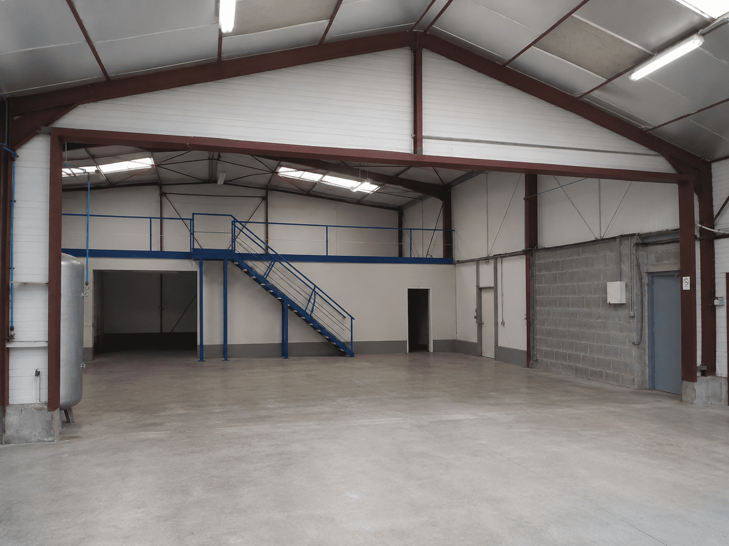 bzh-entreprise-et-commerce-local-activite-a-louer-baud (1) A LOUER – Local d’activité 500 m² – BAUD (56)