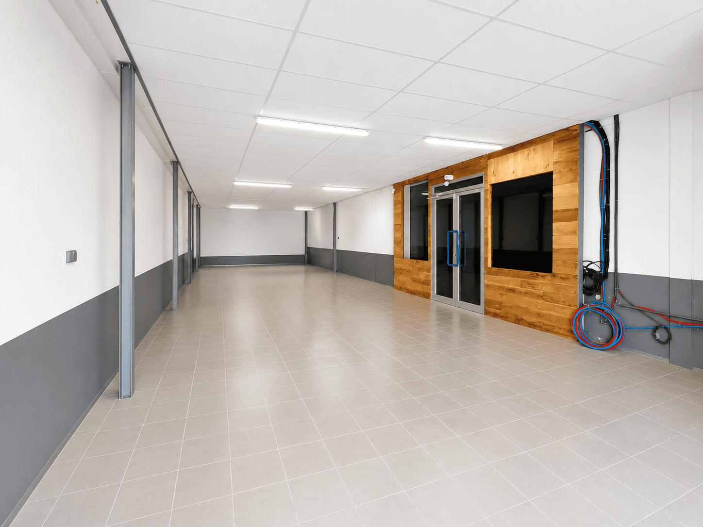 bzh-entreprise-et-commerce-local-activite-a-louer-vannes (1) A LOUER – Local d’activité 210 m² – VANNES NORD