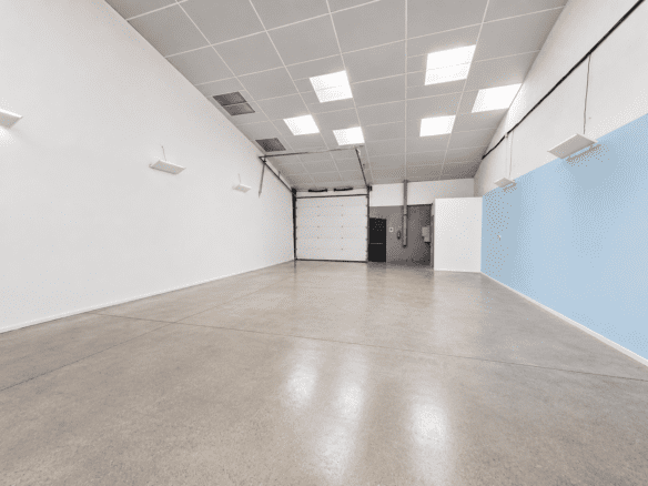 A LOUER – LOCAL D’ACTIVITE DE 180 M² – VANNES