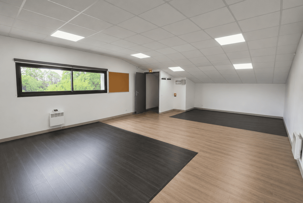 A LOUER – Local d’activité 210 m² – VANNES NORD