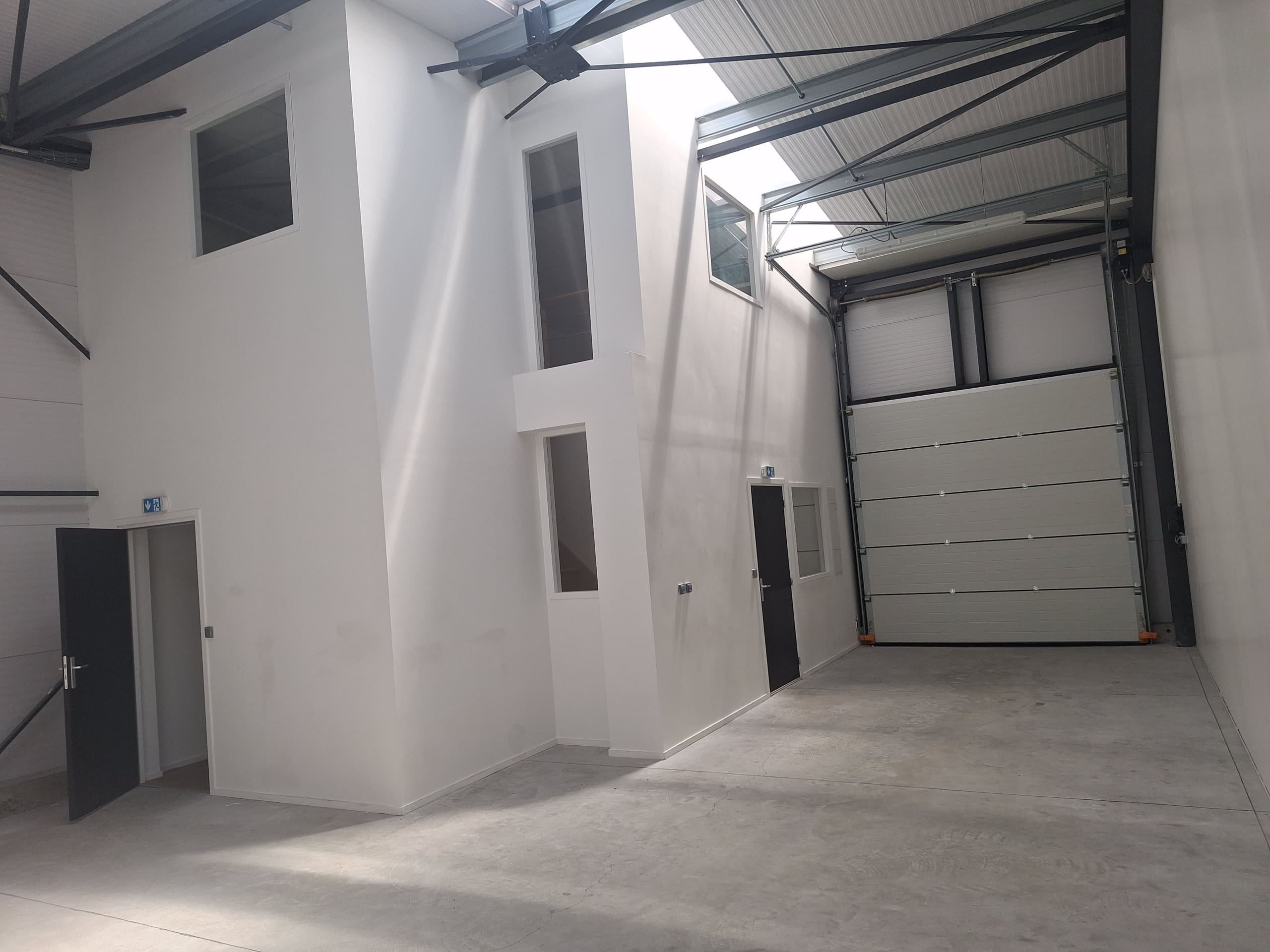 bzh-entreprise-et-commerce-local-activite-auray (3) A LOUER – LOCAL D’ACTIVITE DE 100 m² – SECTEUR AURAY