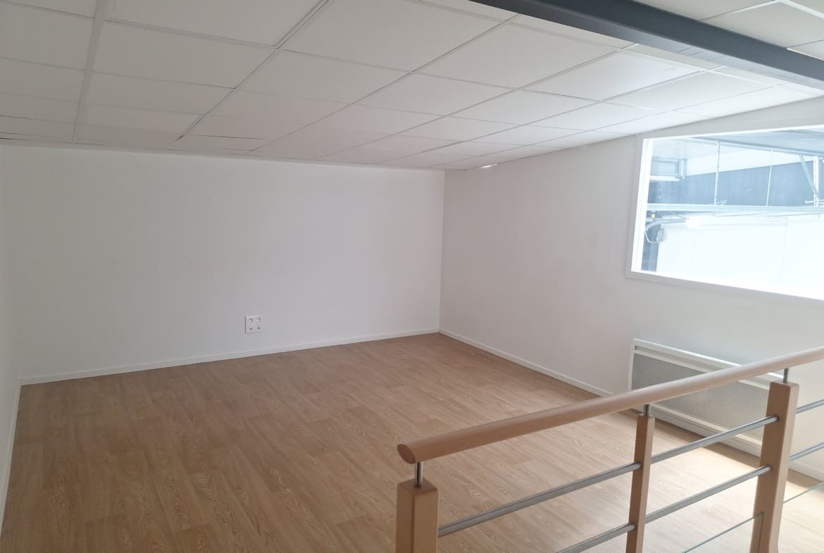A LOUER – LOCAL D’ACTIVITE DE 100 m² – SECTEUR AURAY