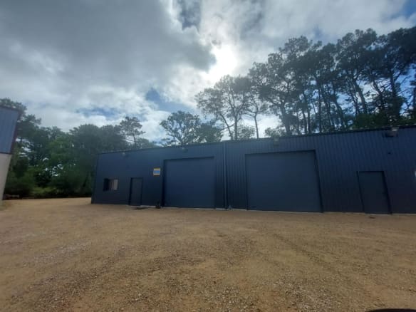 A LOUER – LOCAL D ACTIVITE 150 m² – SECTEUR AURAY
