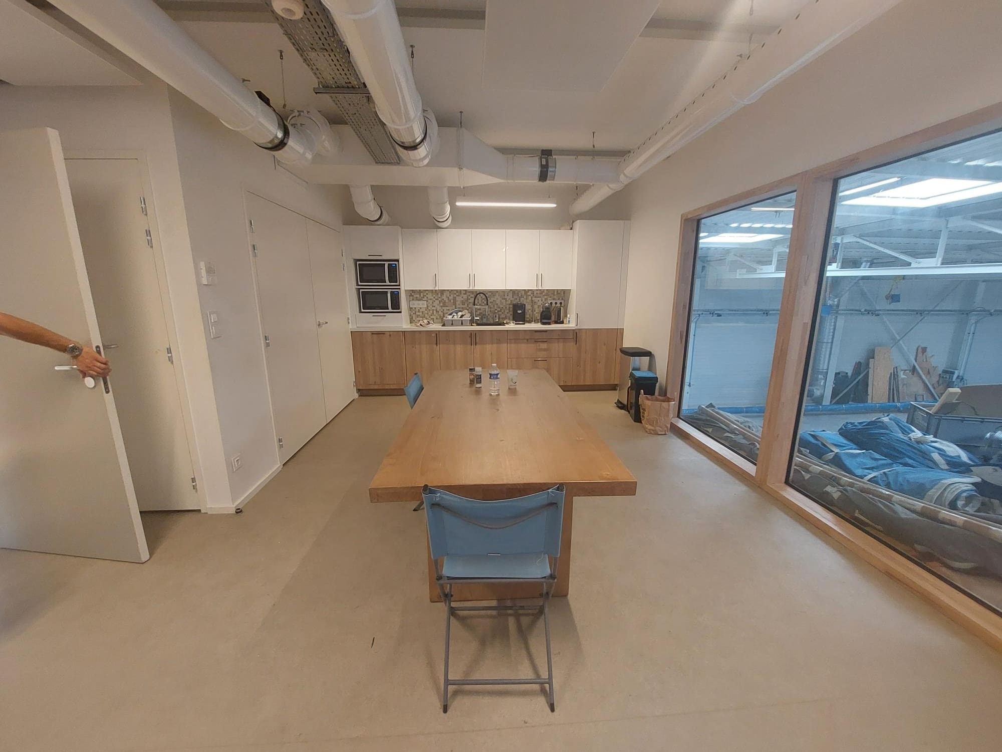 A LOUER – LOCAL 900 m²- LORIENT LA BASE