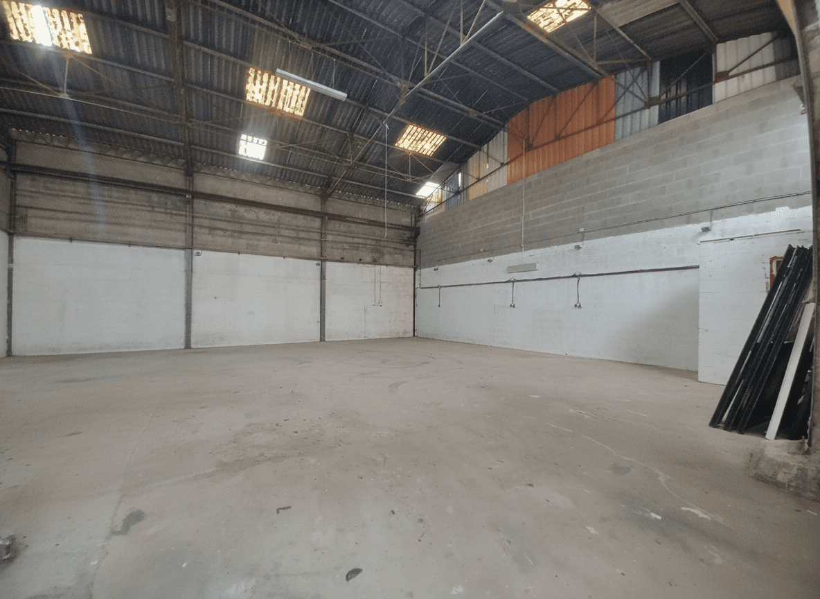 A VENDRE – LOCAL D’ACTIVITE – 220 m²