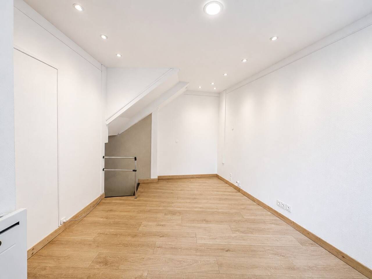 bzh-entreprise-et-commerce-local-commercial-vannes-a-louer (3) A LOUER LOCAL DE 23 m² – CENTRE VILLE DE VANNES