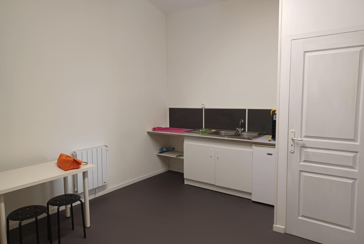 A VENDRE – BUREAUX – 240 m²