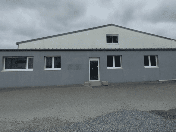 A VENDRE – BUREAUX – 240 m²