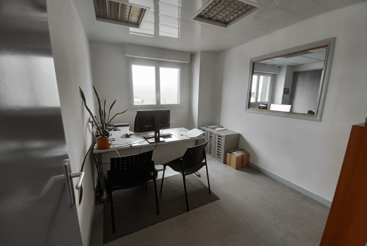 A VENDRE – BUREAUX – 240 m²