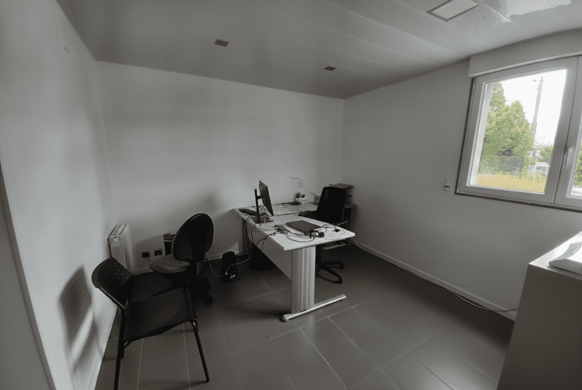 A VENDRE – BUREAUX – 240 m²