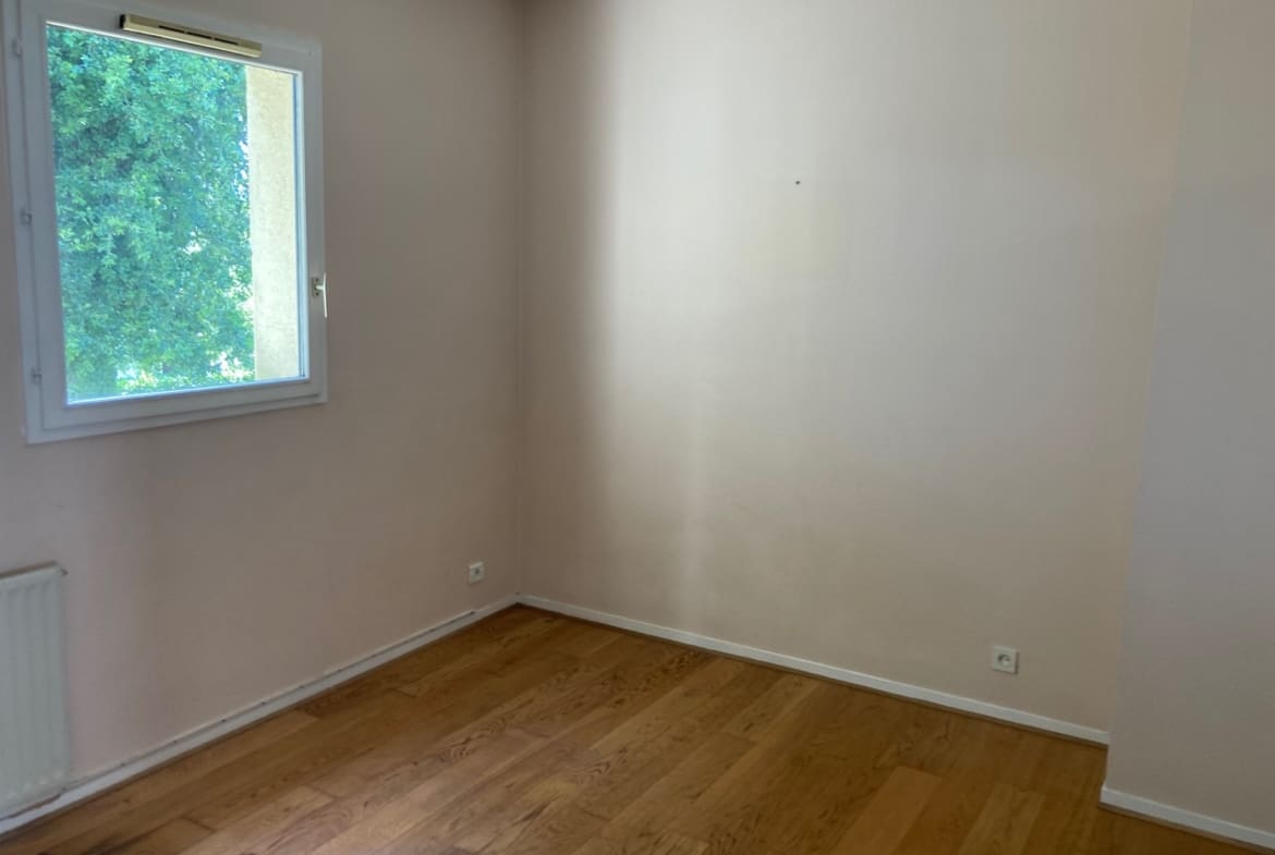 Appartement Vannes 5 pièce(s) 77 m² carrez – 96m² au sol terrasse – parking – Conleau – calme