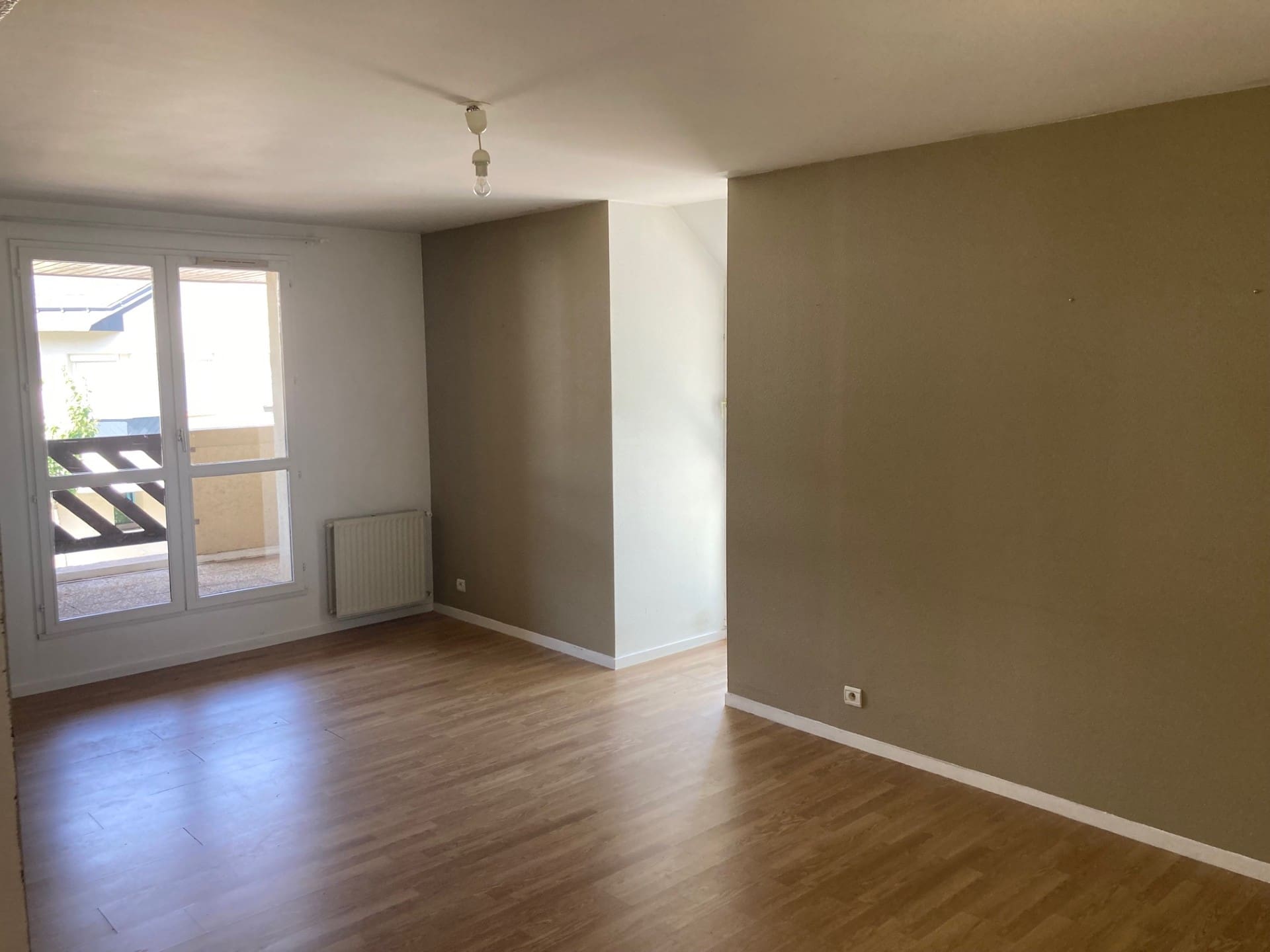 bzh-habitation-appartement-a-vendre-vannes (9) Appartement Vannes 5 pièce(s) 77 m² carrez – 96m² au sol terrasse – parking – Conleau – calme