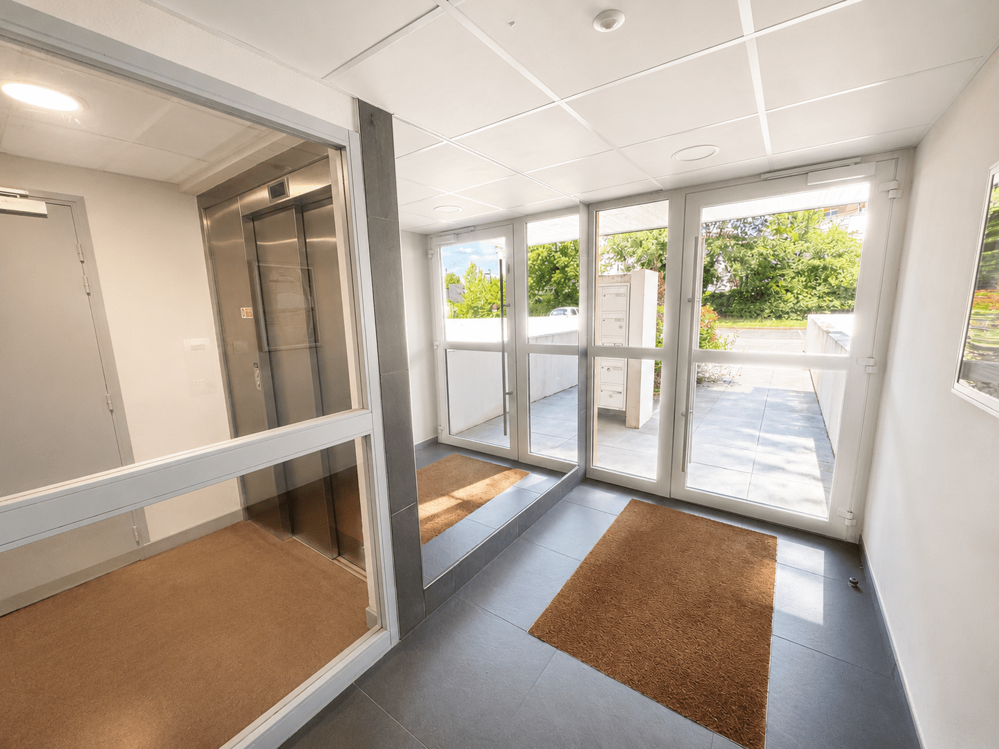 bzh-habitation-appartement-vente-plescop (2) Appartement Plescop 2 pièce(s) 47.09 m² – ascenseur – terrasse et parking
