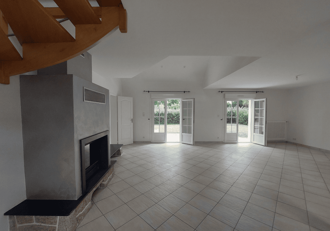 A LOUER – MAISON F6 – 115.69 m² – AMBON