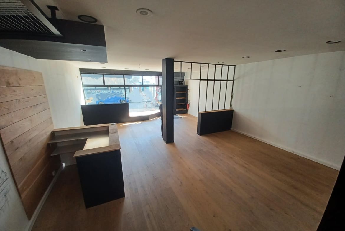 A LOUER – LOCAL COMMERCIAL 133 m² – LORIENT