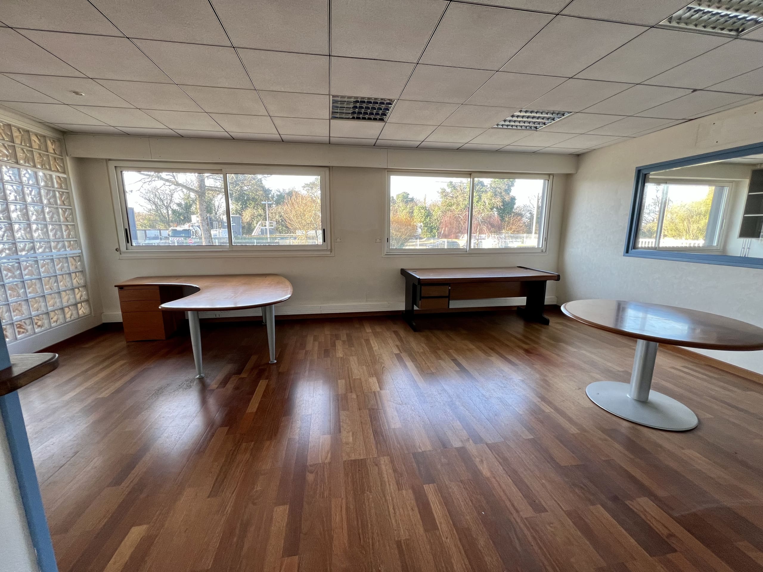 2 A LOUER – BUREAUX 120 m² – SECTEUR LORIENT