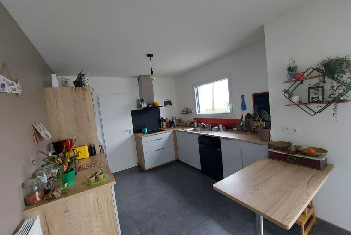 A LOUER – MAISON F 5 – 101.6 m² – SURZUR