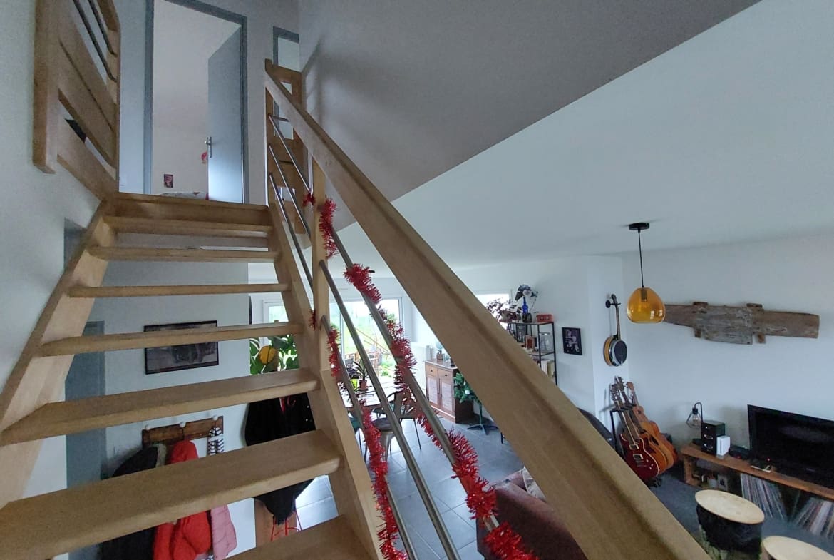 A LOUER – MAISON F 5 – 101.6 m² – SURZUR