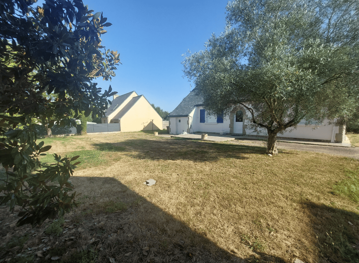 3 A LOUER – MAISON F6 – 115.69 m² – AMBON