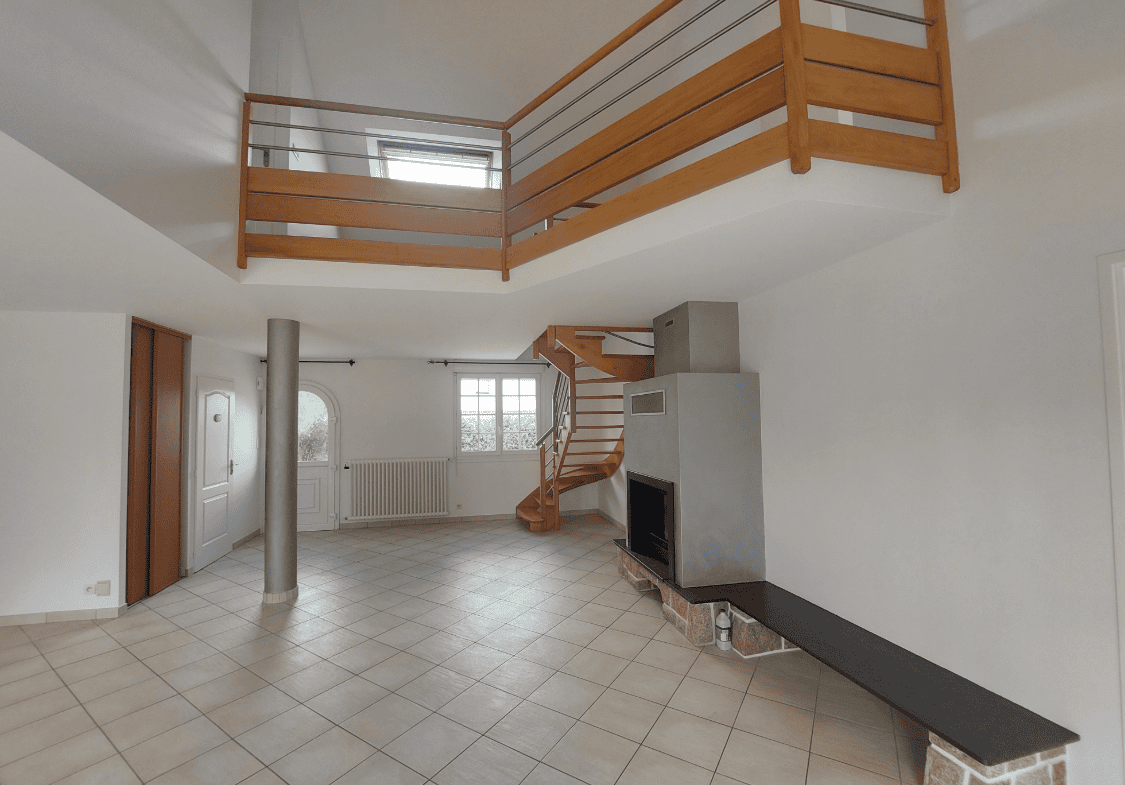 A LOUER – MAISON F6 – 115.69 m² – AMBON
