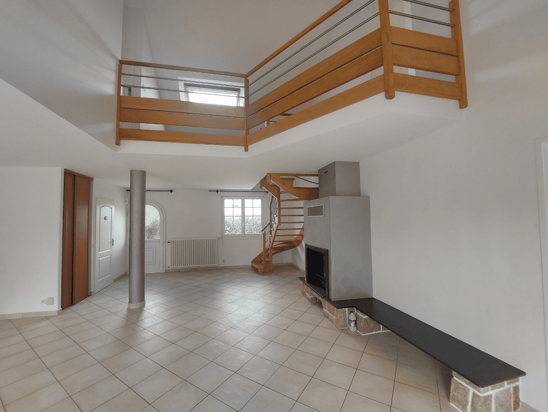 A LOUER – MAISON F6 – 115.69 m² – AMBON