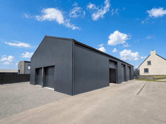 A VENDRE – LOCAL ACTIVITE + MAISON – ARZON