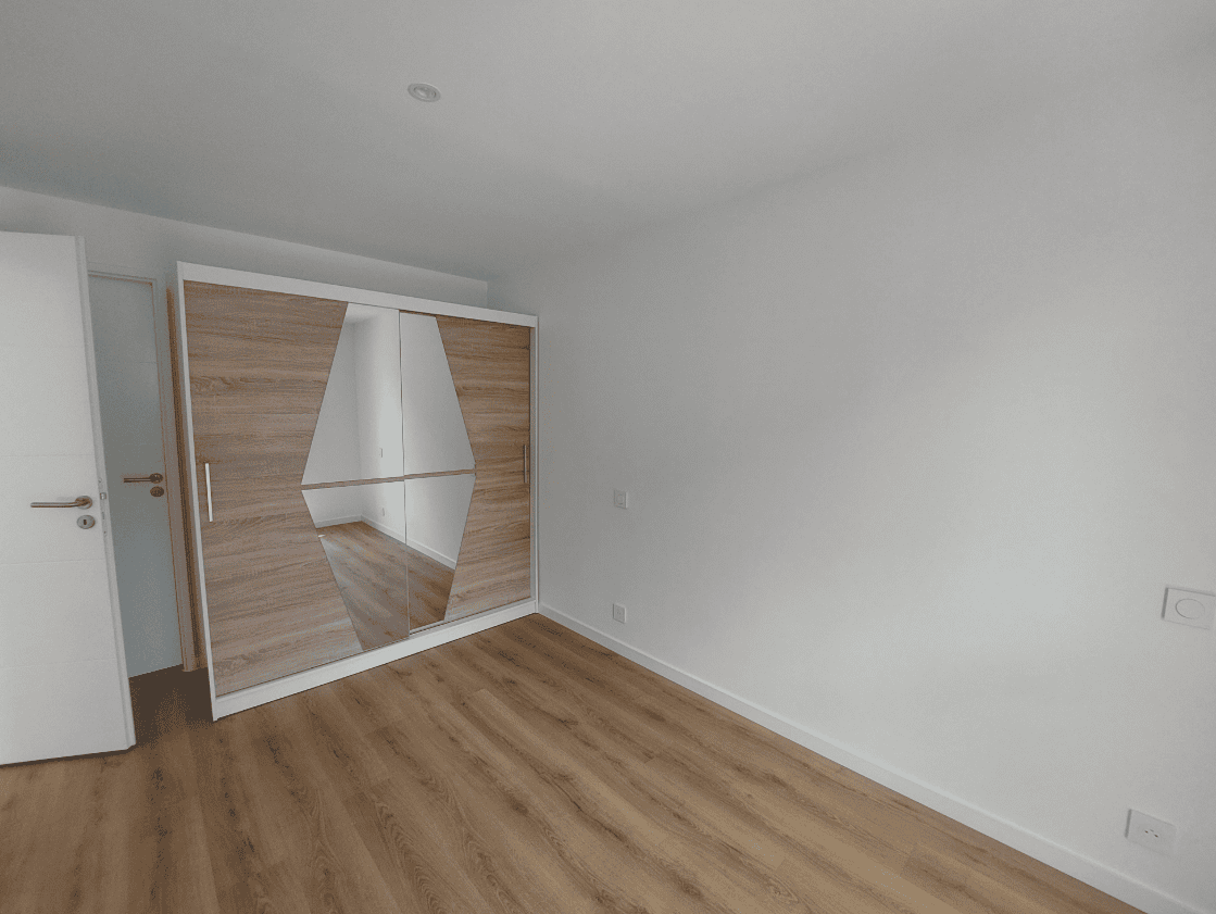 7 A LOUER – T2 NON MEUBLE – 42.19 m² – THEIX NOYALO