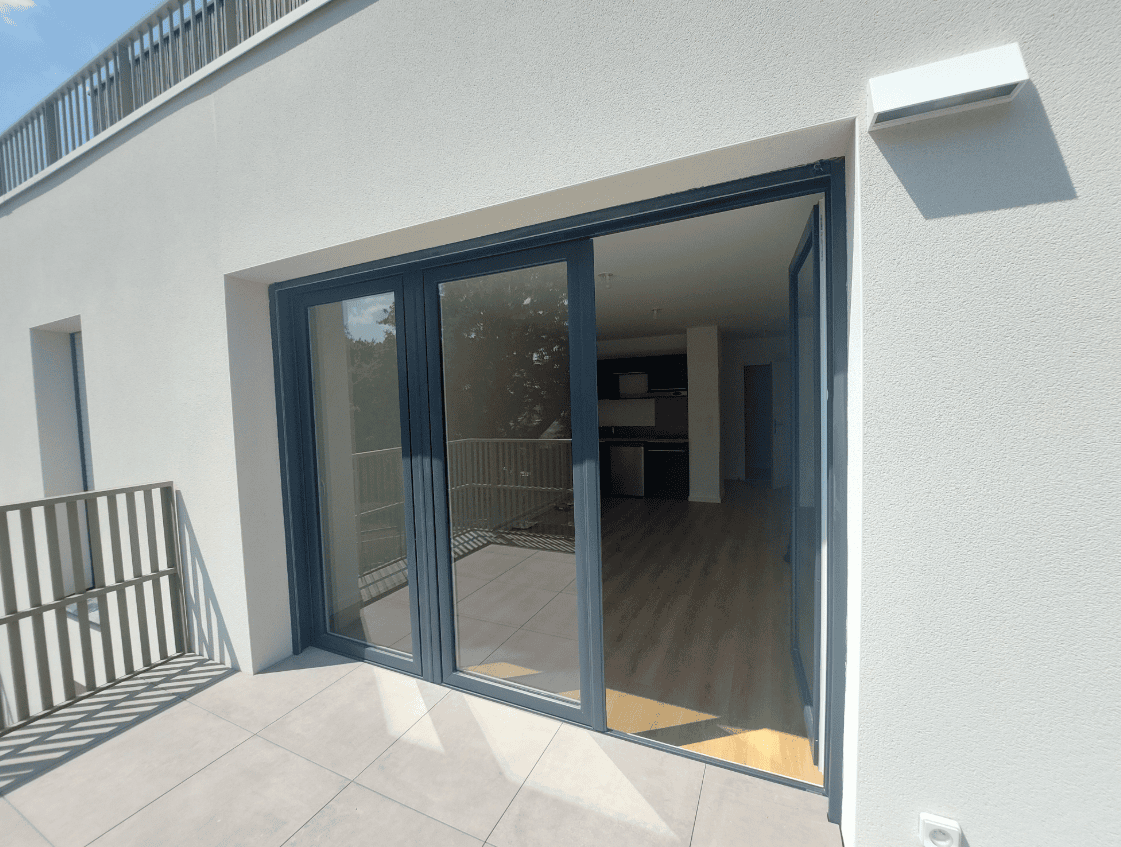 9 A LOUER – T2 NON MEUBLE – 42.19 m² – THEIX NOYALO