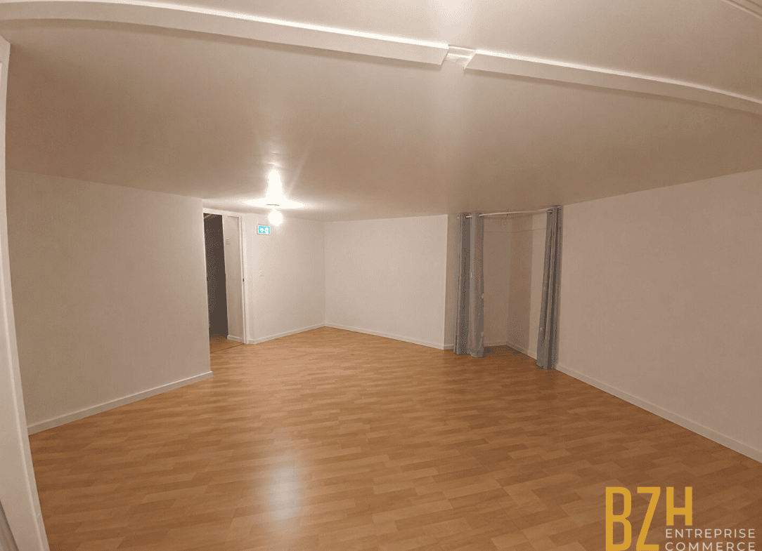 A LOUER – LOCAL COMMERCIAL 88 m2 – LORIENT