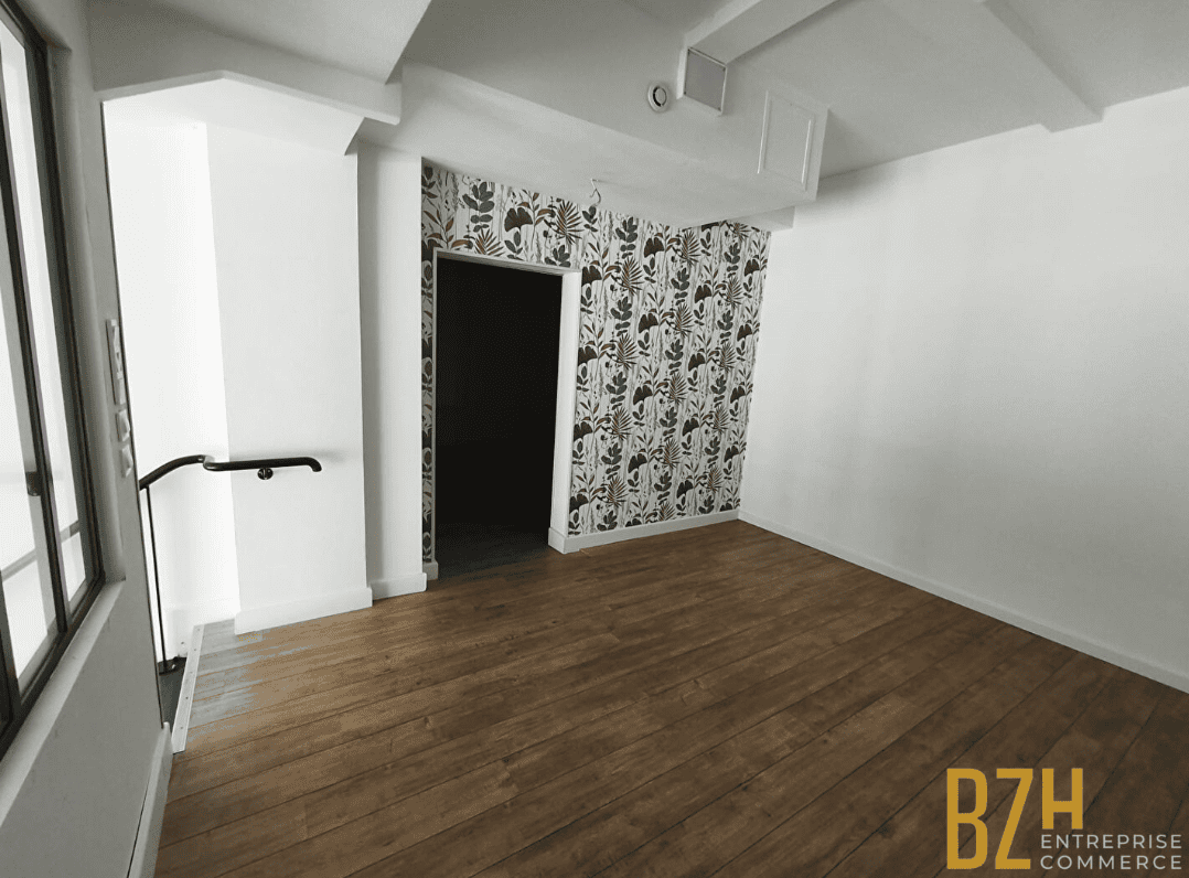 A LOUER – LOCAL COMMERCIAL 68 m² – SECTEUR LORIENT