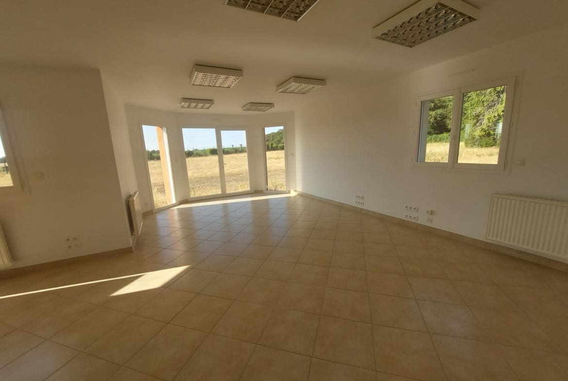 A VENDRE – LOCAL D ACTIVITE SUR 5 000 m² de terrain – PROCHE LORIENT