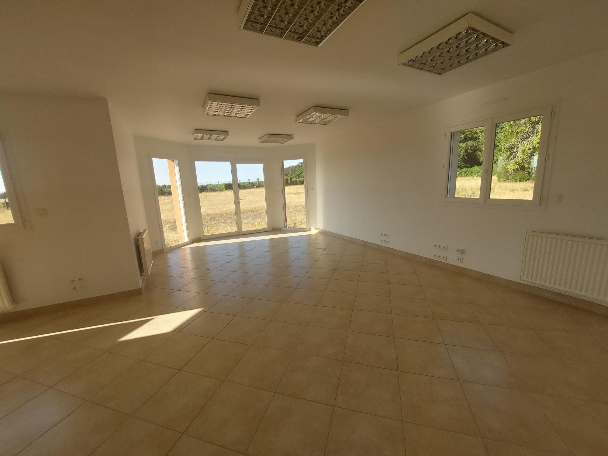 A VENDRE – LOCAL D ACTIVITE SUR 5 000 m² de terrain – PROCHE LORIENT
